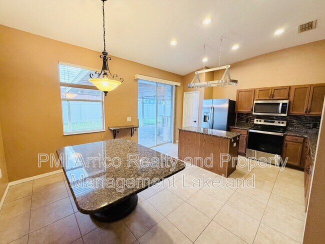 Foto del edificio - 3227 Ogden Dr