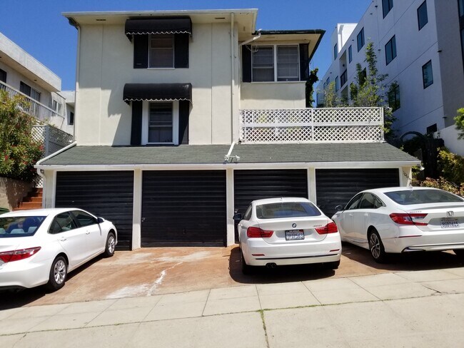 Front - 10669 Kinnard Ave