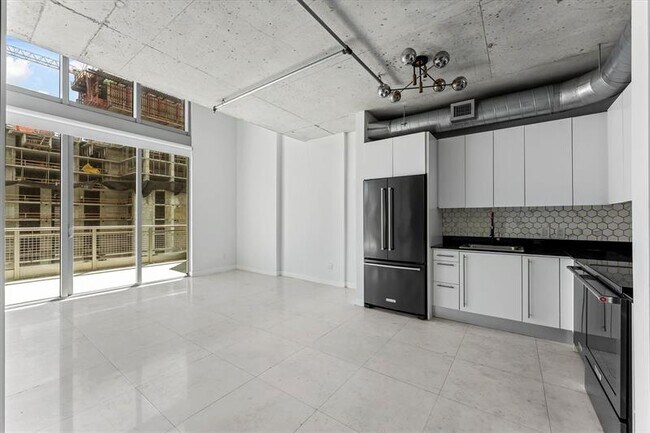 Foto del edificio - 690 SW 1st Ct