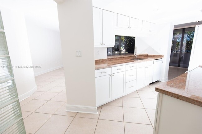 Foto del edificio - 21085 NE 34th Ave