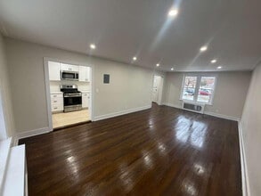 Building Photo - 676 Park Ave