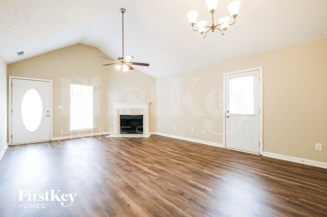 Foto del edificio - 5715 Hidden Brook Cir