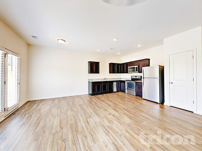 Building Photo - 11946 Fuller St