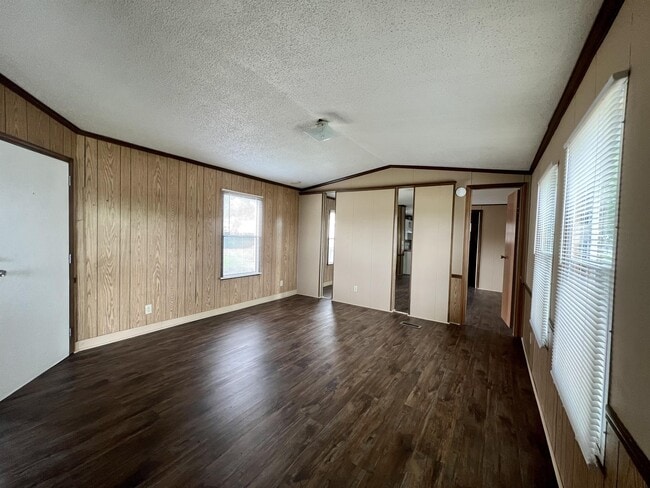 Building Photo - 300 Ricks Rd