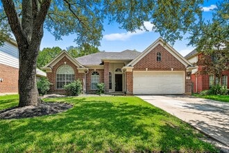 Building Photo - 815 Fairpark Ln
