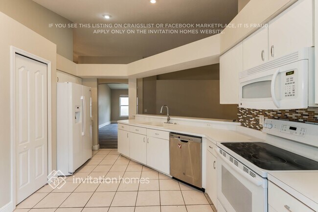 Foto del edificio - 513 Somerstone Dr