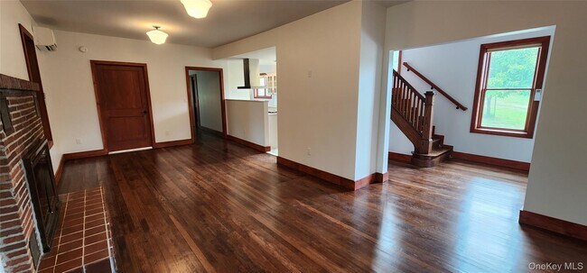 Foto del edificio - 31 McCormick Rd