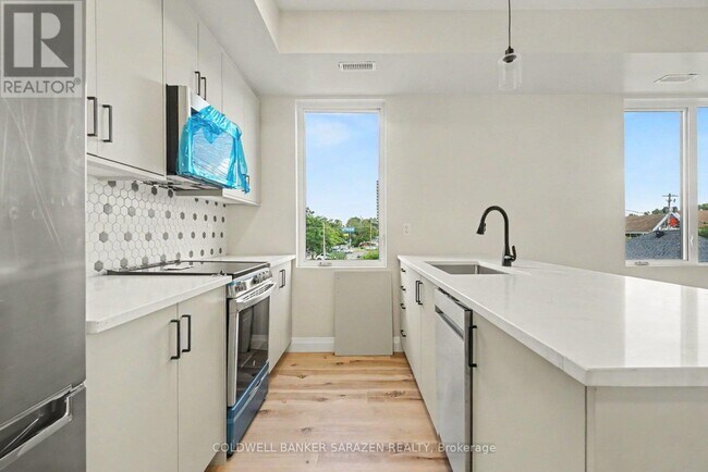 Photo du bâtiment - 42 McArthur Ave.