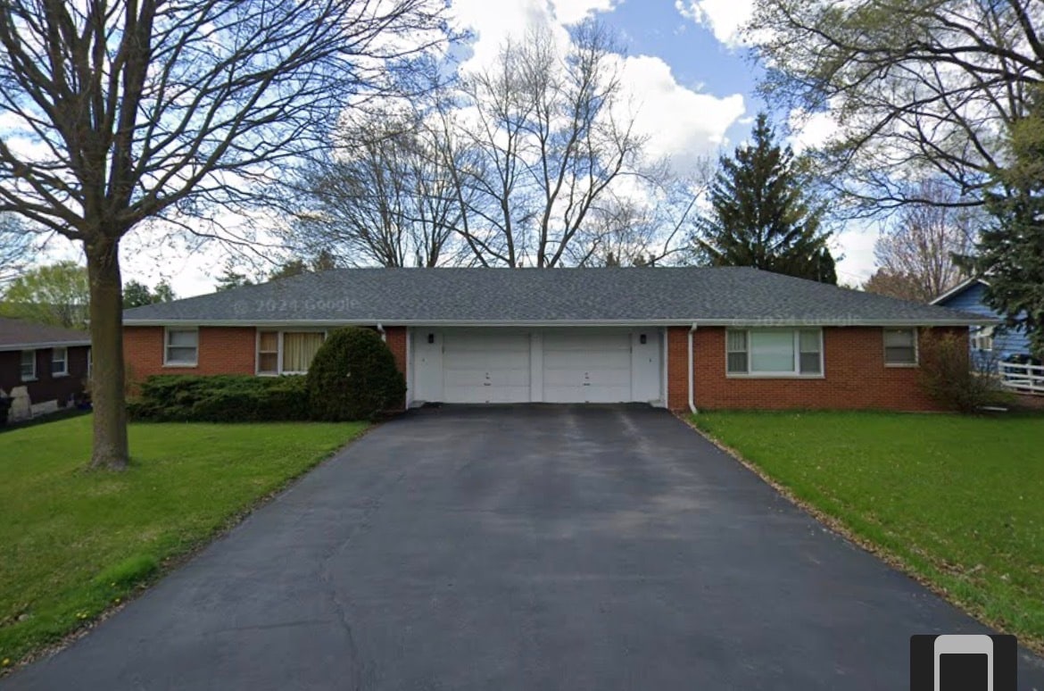 Building Photo - 1111 Johnston Dr