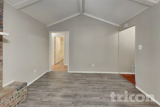 Foto del edificio - 13622 Oak Breeze