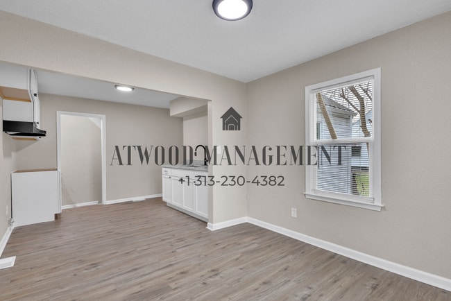 Building Photo - This beautifully updated 3-bedroom, 1-bath single-family home is ready for move-in!