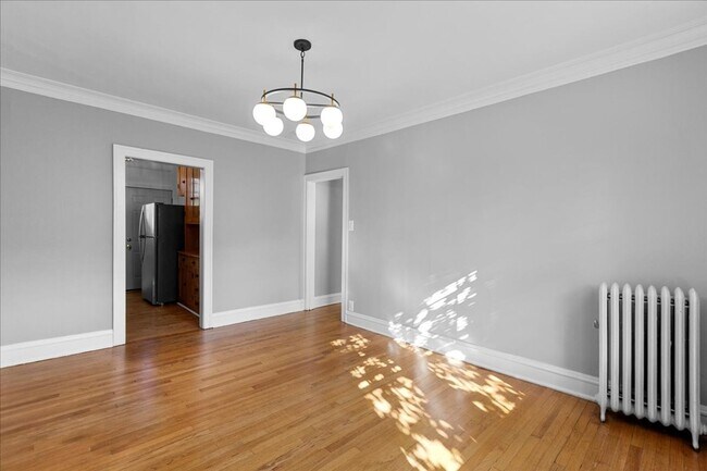 Foto del edificio - Large One Bedroom in Andersonville