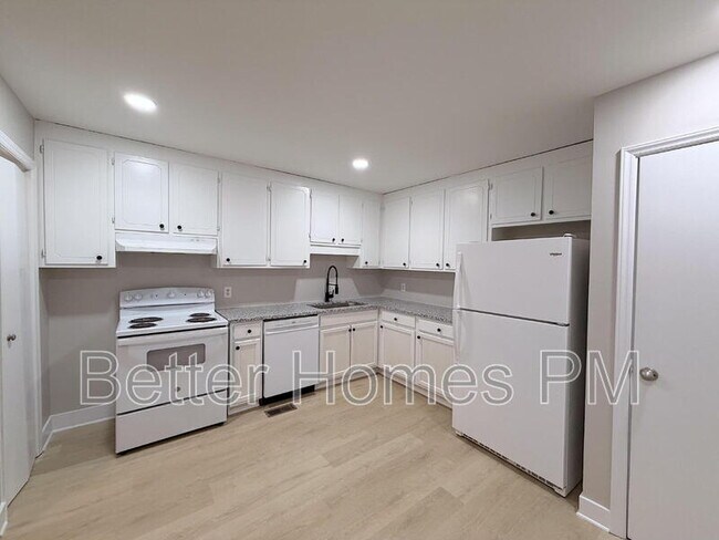 Building Photo - 104 Stowe Pl