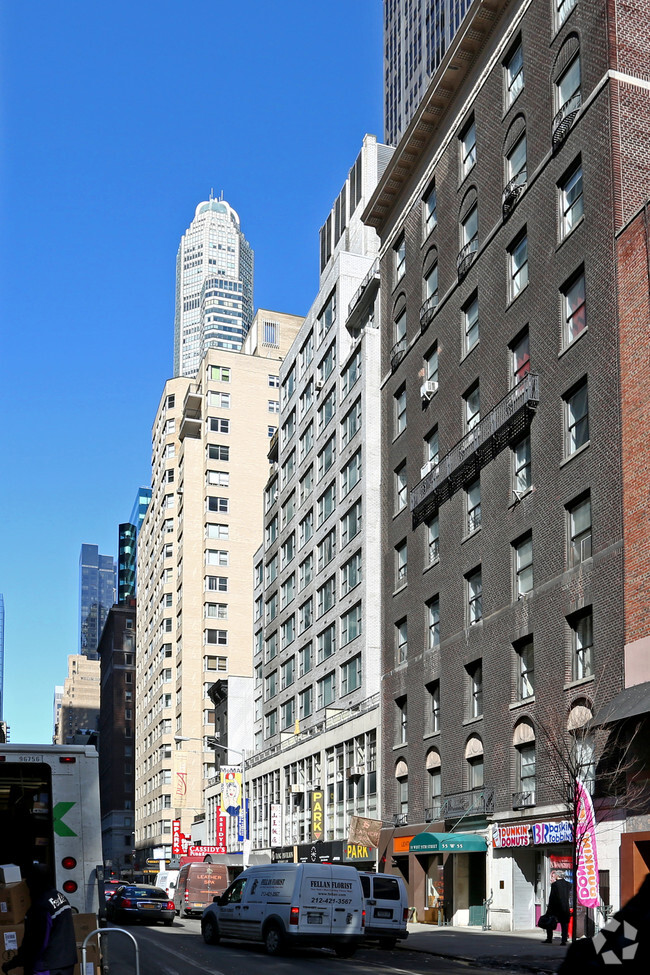 Building Photo - 57-67 W 55th St