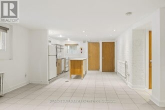 Building Photo - 321 Palmerston Blvd