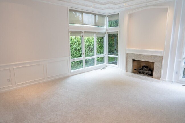 Foto del edificio - 4bd/3.75ba