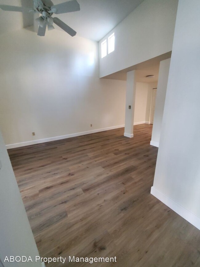 Building Photo - 2 br, 1 bath House - 4300 NE Sunset Blvd #H3
