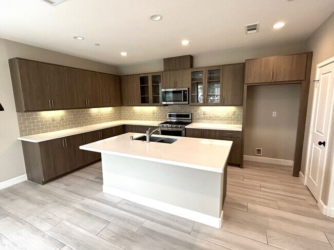 Building Photo - 4131 CARDINALE PRIVADO UNIT 2 ONTARIO 9176...