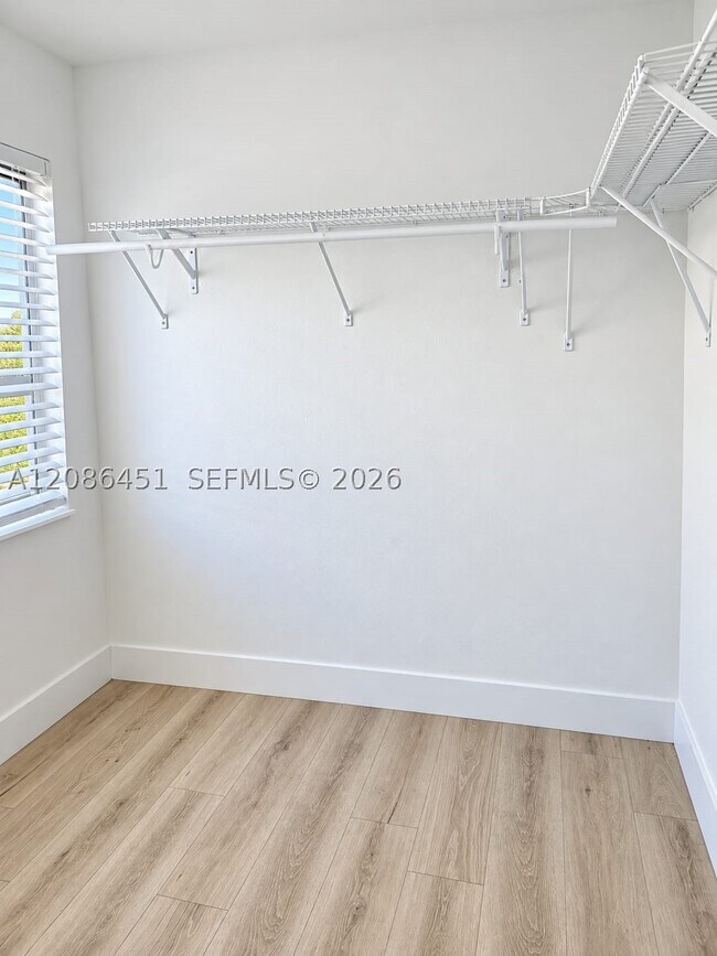 Building Photo - 801 NW 75th St