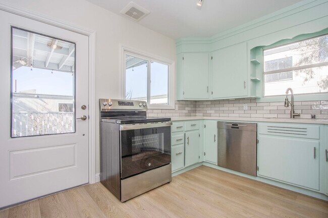 Foto del edificio - 220A Romain St