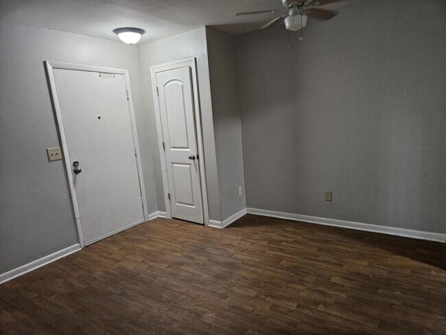 Foto del edificio - 320-4 Orchard Trace Ln