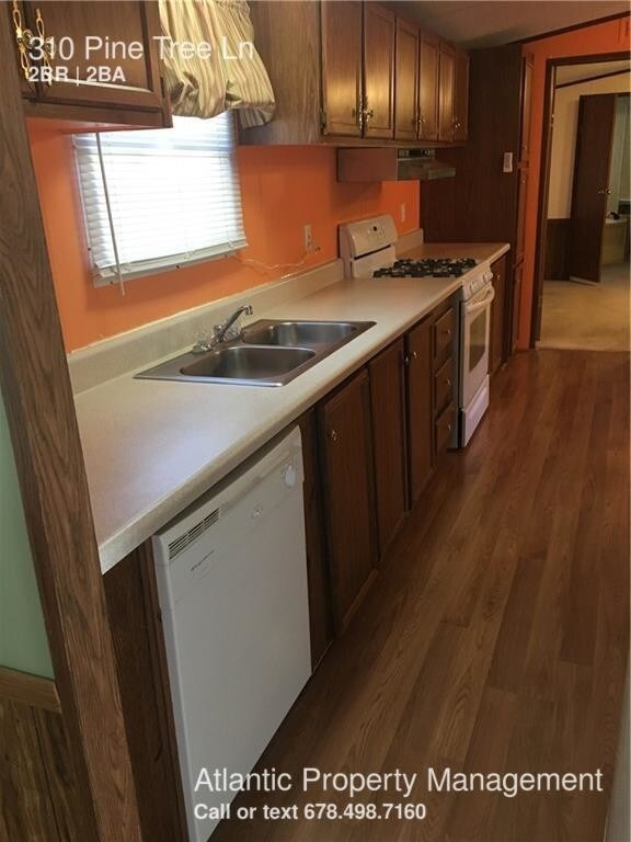 Foto del edificio - 310 Pine Tree Ln