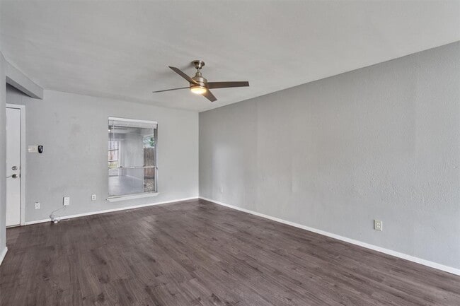 Building Photo - 3415 Menchaca Rd