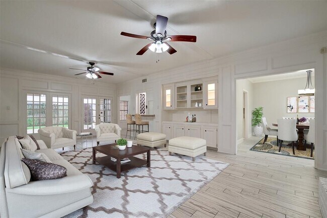 Building Photo - 931 Daria Dr