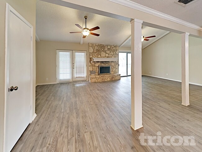 Building Photo - 4909 Tiffany Ln