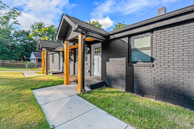 Building Photo - 2318 Marlowe Ave