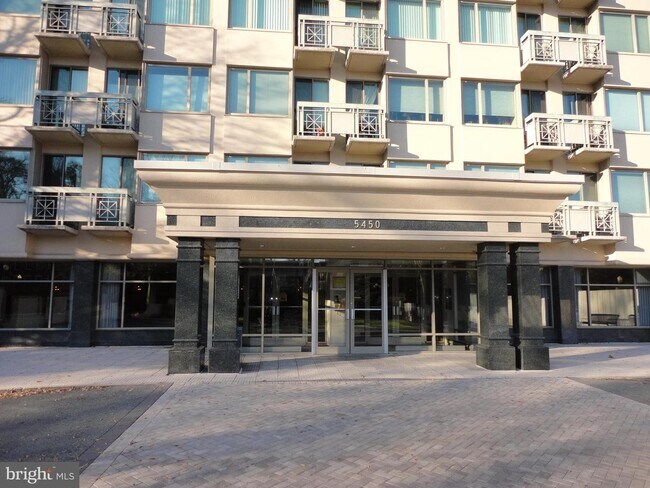 Building Photo - 5450 Whitley Park Terrace