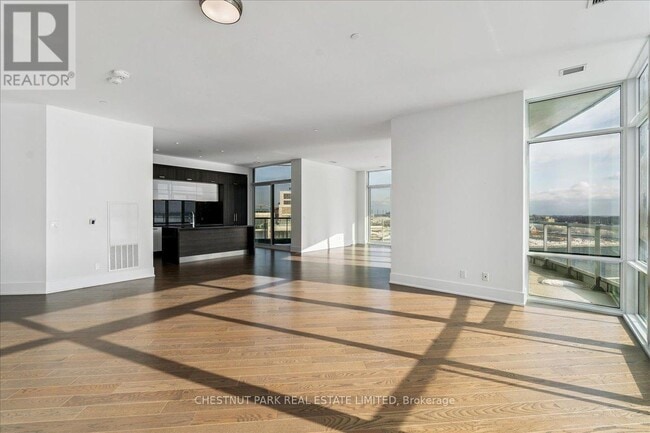 Photo du bâtiment - 1 Edgewater Dr