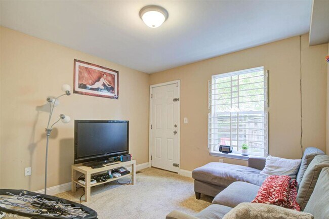 Foto del edificio - 4 br, 2 bath Duplex - 1912 N 18TH ST Unit 1