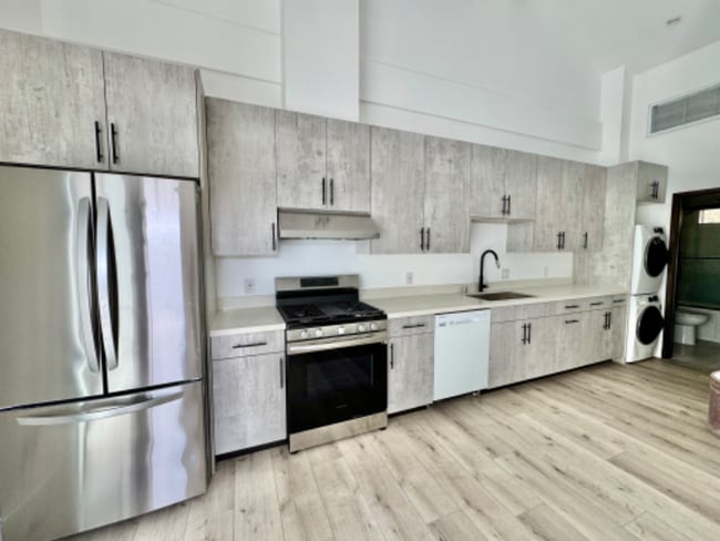 Building Photo - 7822 Shadyspring Dr