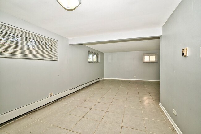Foto del edificio - 9125 Lawler Ave