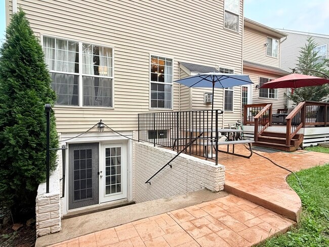 Building Photo - 12088 Maidenhair Dr