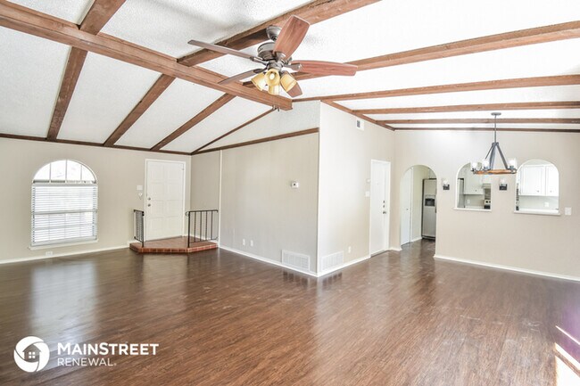 Building Photo - 13910 Brays Forest