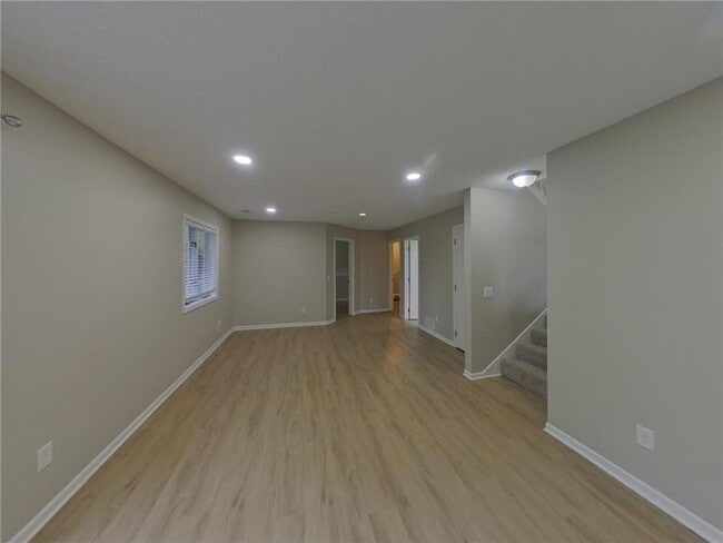 Building Photo - 4448 Hamilton Dr