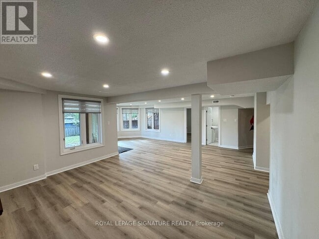 Building Photo - 160 Bristol Rd