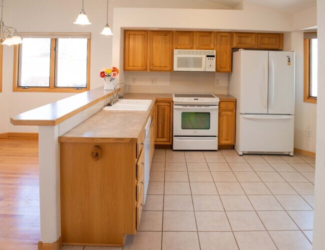 Kitchen - 2156 Maid Marian Ct