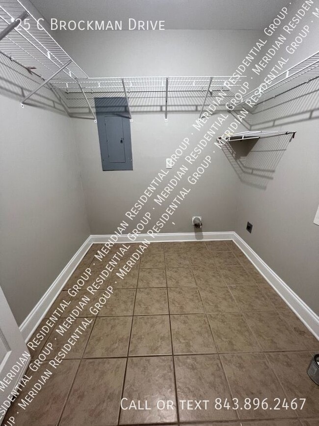 Building Photo - 25 Brockman Dr
