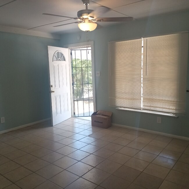 Foto del edificio - 2315 E Crockett St