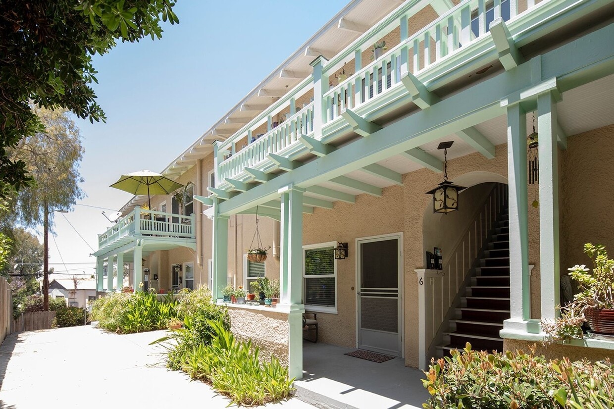 Building Photo - OPEN HOUSE: 11/8 2:30-3:30PM ~ 1 BR with A...