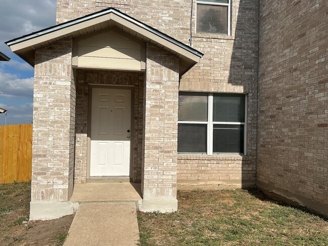 Building Photo - 13120 Dearbonne Dr