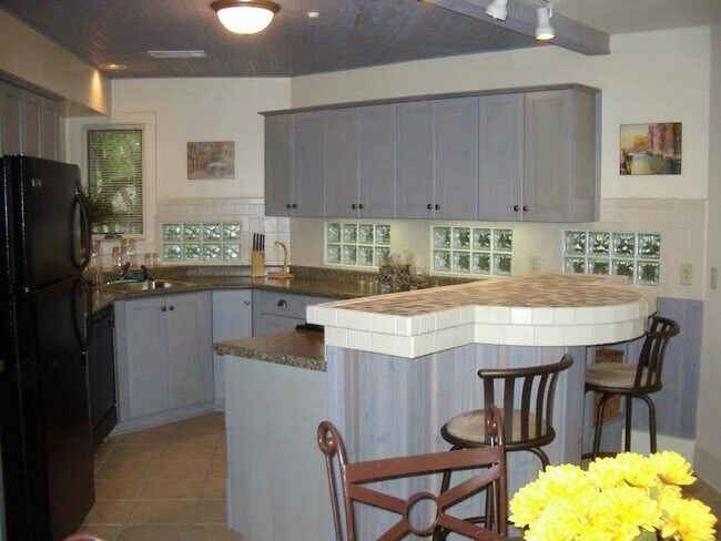 Foto del edificio - 2475 Harvard Ave