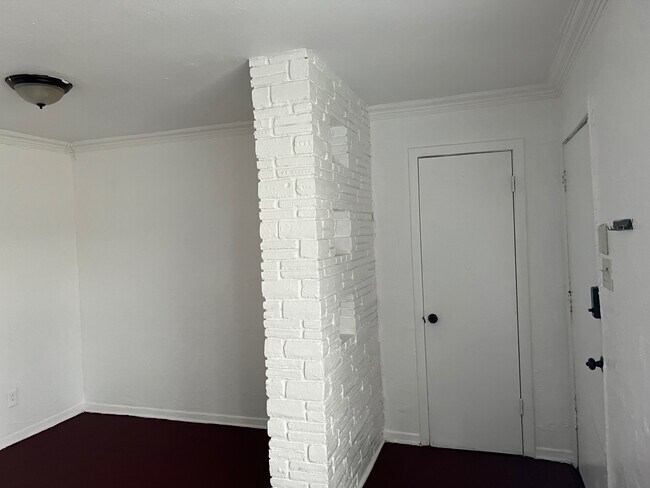 Foto del edificio - 1306 Scarborough Ln