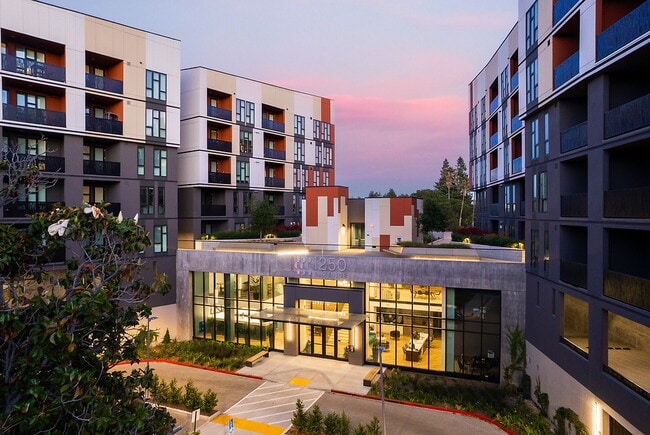 Building Photo - 1250 Lakeside