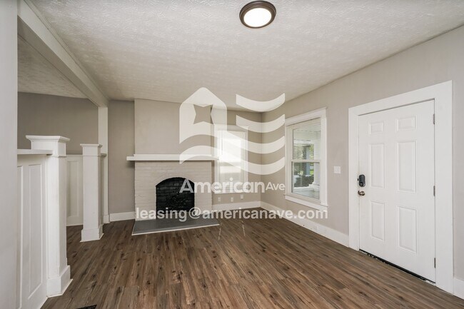 Foto del edificio - 515 W Whitney Ave