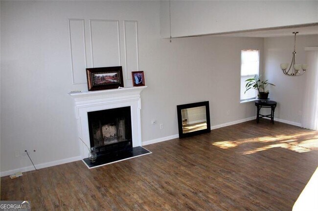 Foto del edificio - 4879 Ardsley Dr