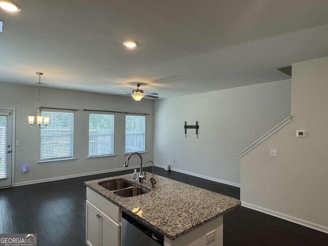 Building Photo - 3376 Highbury Way